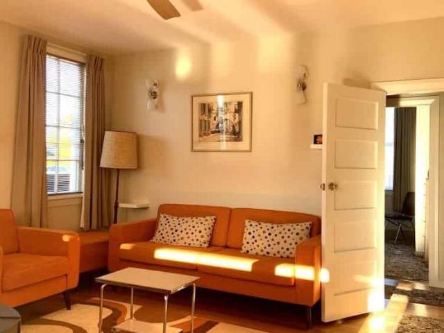 Gorgeous retro style fully furnished immaculate cottage!