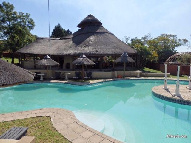 Gorgeous spacious 1 bed townhouse available now