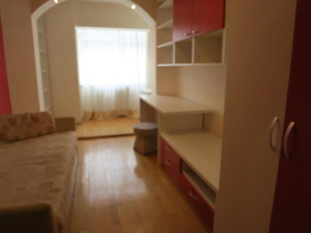 Gorgeous, spacious, elegant and colorful! 3 rooms apartment for rent Train Station Iasi # code 174