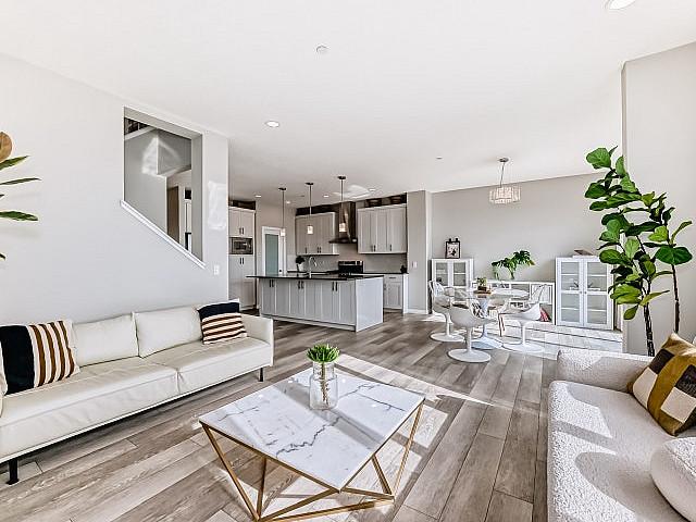 Gorgeous Sw View | Walkout Legal Suite | 4 Beds Up + Office |