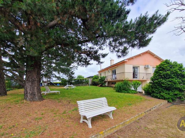 GORGES Maison en village 127 m2