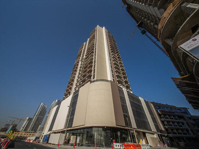 Gotowe 71 m² mieszkanie z basenem i rooftopem w JVT