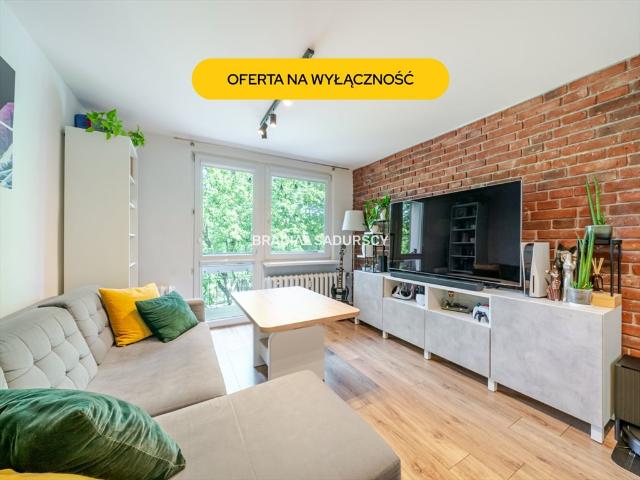 Gotowe do zamieszkania 3 pokojowe mieszkanie z dużym balkonem
