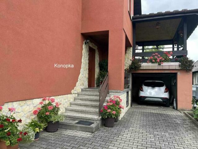 Gotowy do zamieszkania, z pięknym ogrodem i dwoma tarasami