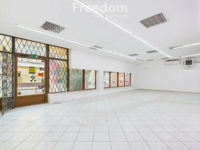 Gotowy lokal 130 m2, 6 miejsc parkingowych