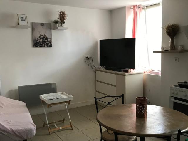 Gouvieux Studio fonctionnel avec charges comprises