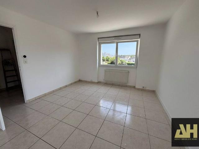 GOUESNOU PROXIMITE BOURG GRANDE MAISON RENOVEE JARDIN GARAGE