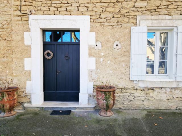 Goult, maison de village parfaitement restaurée avec cour