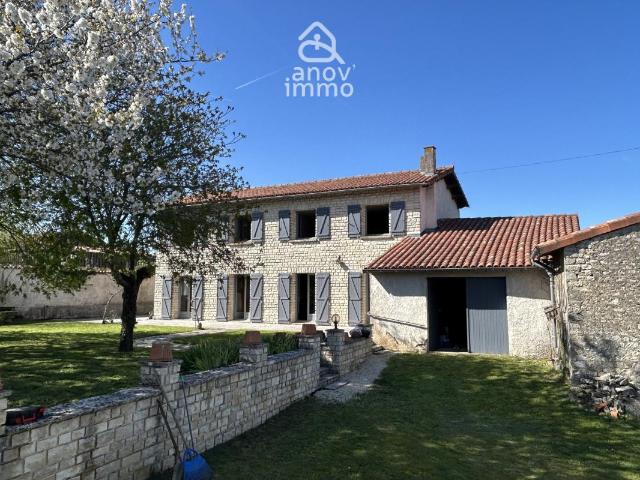 GOURVILLE, 6kms de ROUILLAC, 2 maisons saines en bon état à