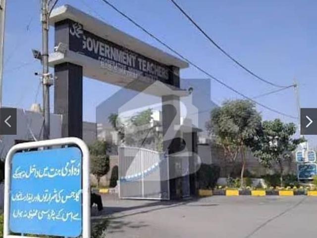 Government Teacher Society Secter 16A House For Sale