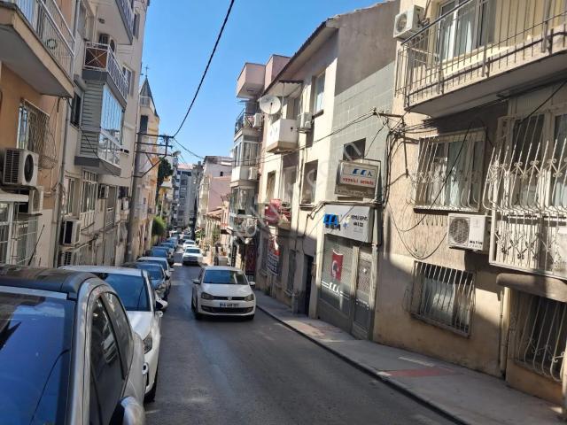 Göztepe Mahallesi'nde 3+1 Aydınlık Çatı Katı Daire
