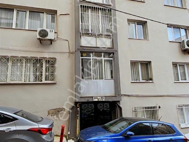Göztepe Merkezi Konumda Full Tadilatlı 3+1 Satılık Daire