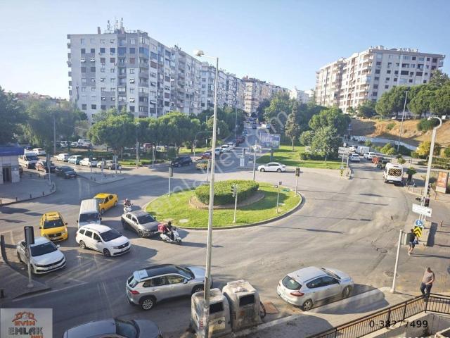 Göztepe Metro Kavşağı İnönü Caddesinde Geniş Ferah 3+1 3.arakat