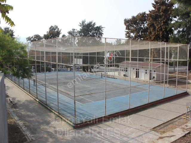 Göztepe Basınsitesi’nde Tenis Kortu Karşısında 3+1 Tadilatlı Satılık Daire