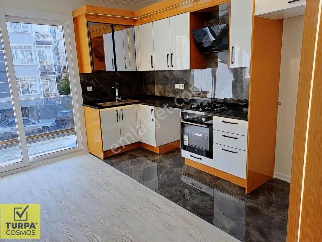 Göztepe Stadyumu Yakını 3+1 Doğalgazlı Full Tadilatlı Arakat