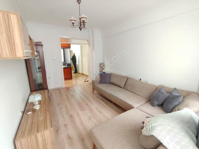 Göztepe Stad Karşısı Satılık 2+1 Daire