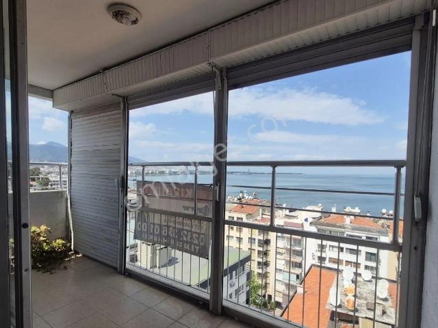 Göztepe Türk Koleji Sokağında Deniz Manzaralı Kiralık 4+1 Daire