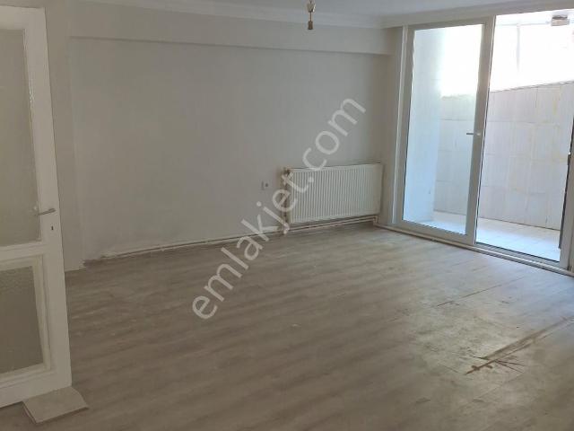 Göztepe'de 3.kat 2+1, 110 M2, Asansörlü Doğalgazlı Daire