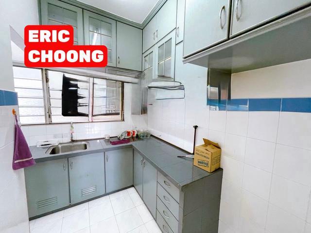 GL GARDEN APARTMENT RENOVATED FULL LOAN 1 Cp FREEHOLD 3 BED BALCONY