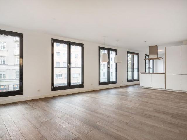 Glockenbachsuiten! Luxuriöse, teilmöblierte 3 Zimmerwohnung mit Isarblick!