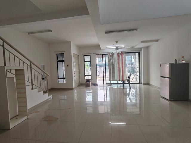 Glomac Lakeside Residence Puchong