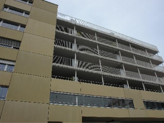 Glattpark moderne Attikawohnung mit grosser Dachterrasse