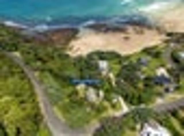 Glamour Coastal Living with Absolute Waterfront