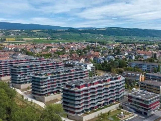 GLAND ARCADE COMMERCIALE NEUVE IDÉALEMENT SITUÉE