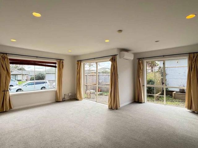 Glanworth Pl, refreshed Family Home – Prime Bo.