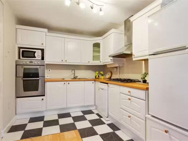 Gledswood Avenue, 19a, Clonskeagh, Dublin 14, D14 T188