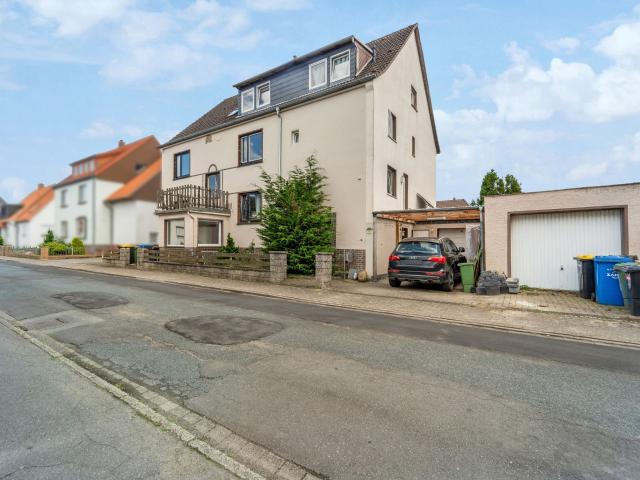 Gleich einziehen helle und renovierte 5 Zimmer Dachgeschosswohnung mit Balkon in Sorsum