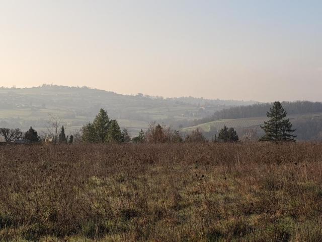 GLEIZE TERRAIN PLAT 587 m2 VIABILISE CENTRE VILLAGE VUE DEGAGEE