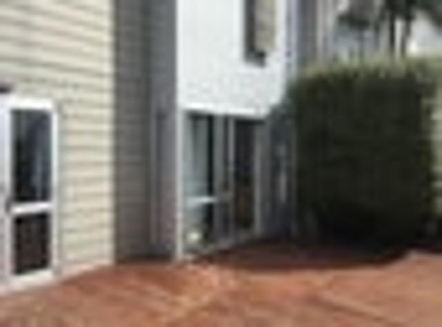 Glen Eden, 3 bedrooms, $580 pw