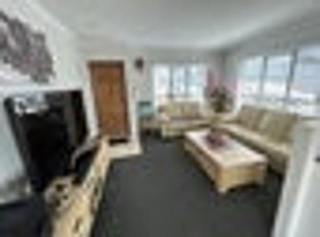 Glen Eden, 3 bedrooms, $595 pw