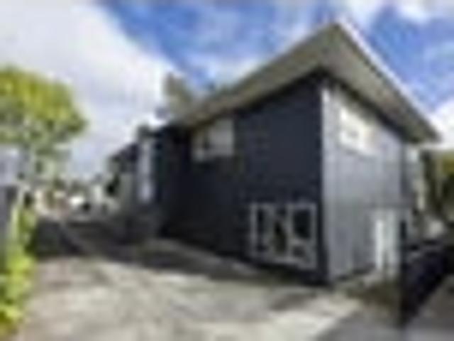 Glen Eden, 3 bedrooms, $650 pw