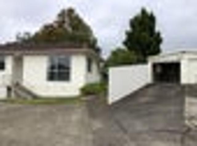 Glen Eden, 3 bedrooms, $600 pw