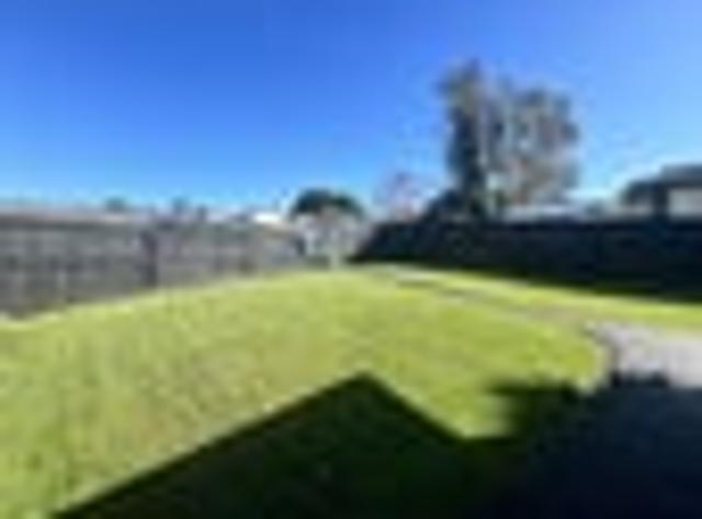 Glen Eden, 3 bedrooms, $695 pw