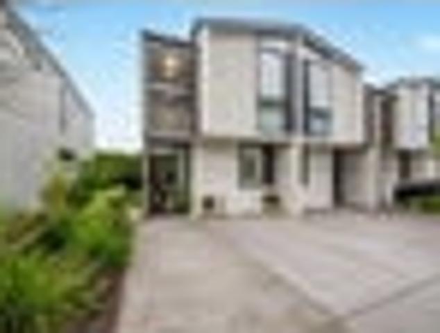 Glen Eden, 3 bedrooms, $680 pw