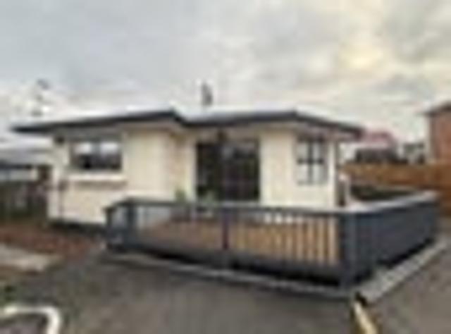 Glen Eden, 3 bedrooms, $735 pw