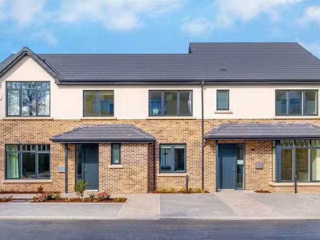 , Glencairn Gate, Glencairn Gate, Leopardstown, Dublin 18 is.