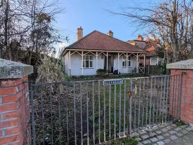 Glenbeigh, Clonskeagh Road, Clonskeagh, Dublin 14, D14C9W9 is.
