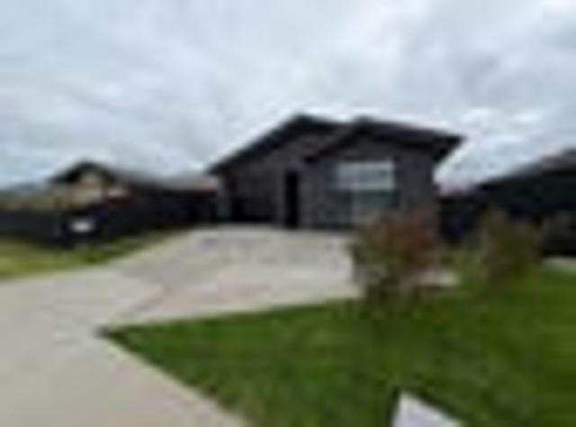 Glenbrook, 3 bedrooms, $650 pw
