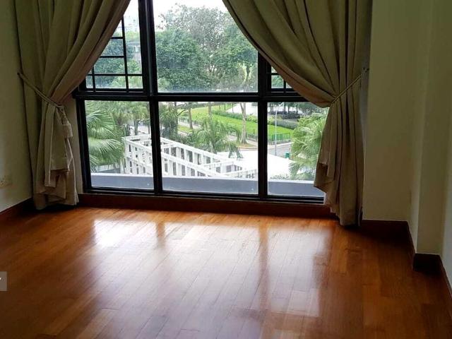 Glendale Park D23, Condominium