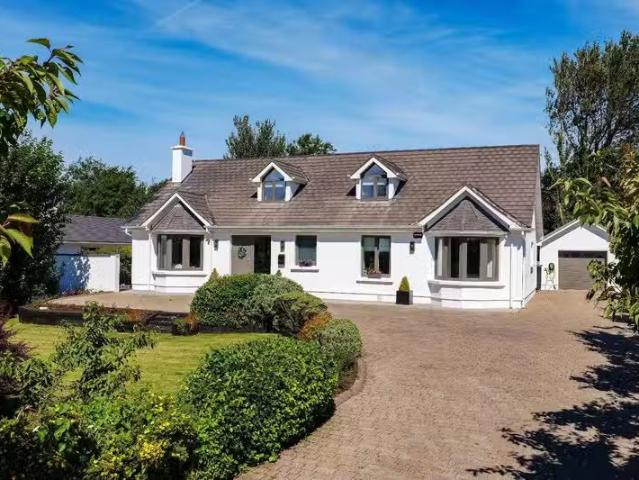 Glenhof, Glenhof, Forramoyle East, Barna, Co. Galway, H91H6EP.