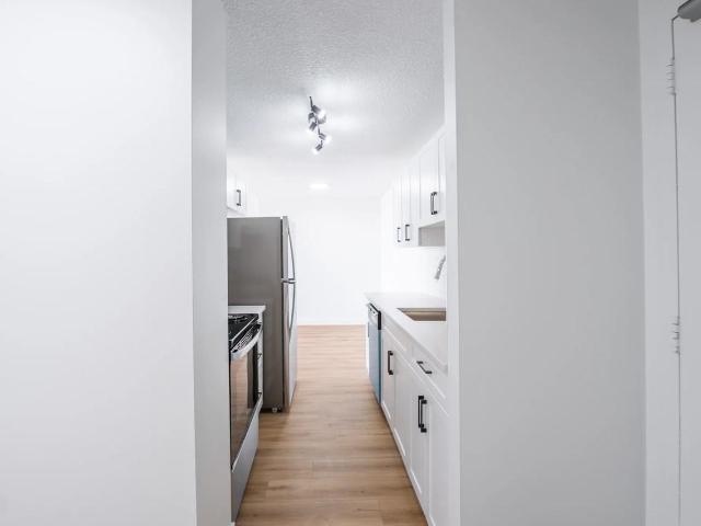 Glenmore Heights 1 Bedroom Apartment for Rent at 620 67 Ave Sw, Calgary, AB T2V 0M2 Kingsland