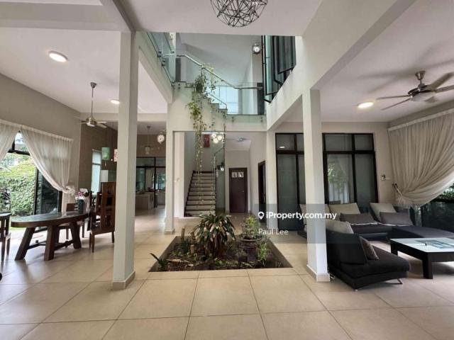 Glenmarie Cove, Klang