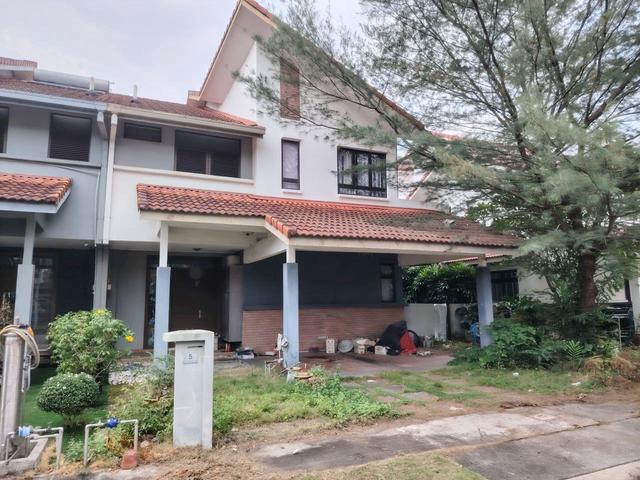 Glenmarie Cove Semi Detached House with Clubhouse Facilities