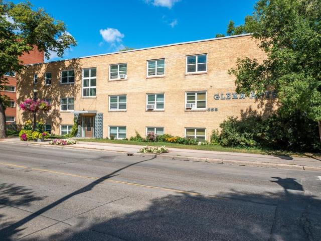 Glenn Apartments