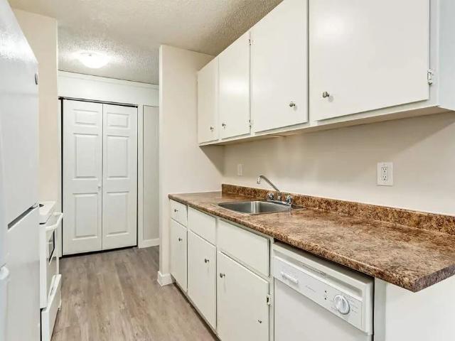 Glenwood Village 1 Bedroom Apartment for Rent at 5111 36 St, Lloydminster, AB T9V 2A2