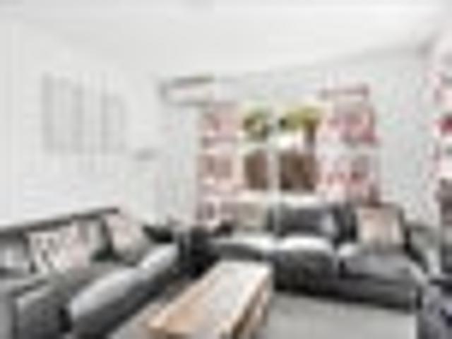 Glenview, 2 bedrooms, $400 pw